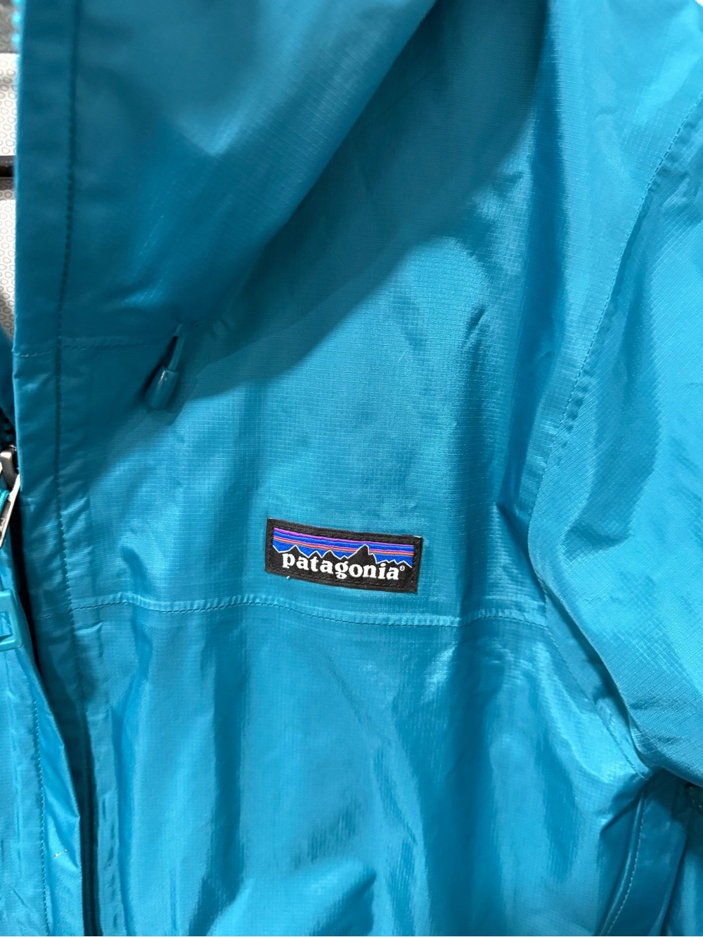 Womens size small Patagonia rain jacket - Picture 3 of 9